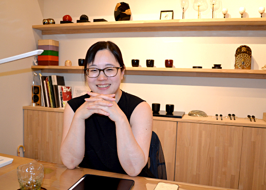 表望堂の島本恵未さん